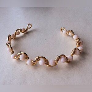 Sculpted Gold and Cream Beaded Bracelet